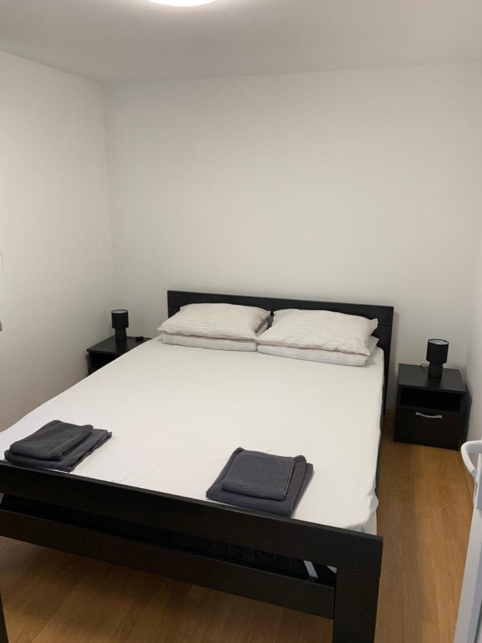 Boja Zalaska - Kameni Apartman Jagodina Buitenkant foto