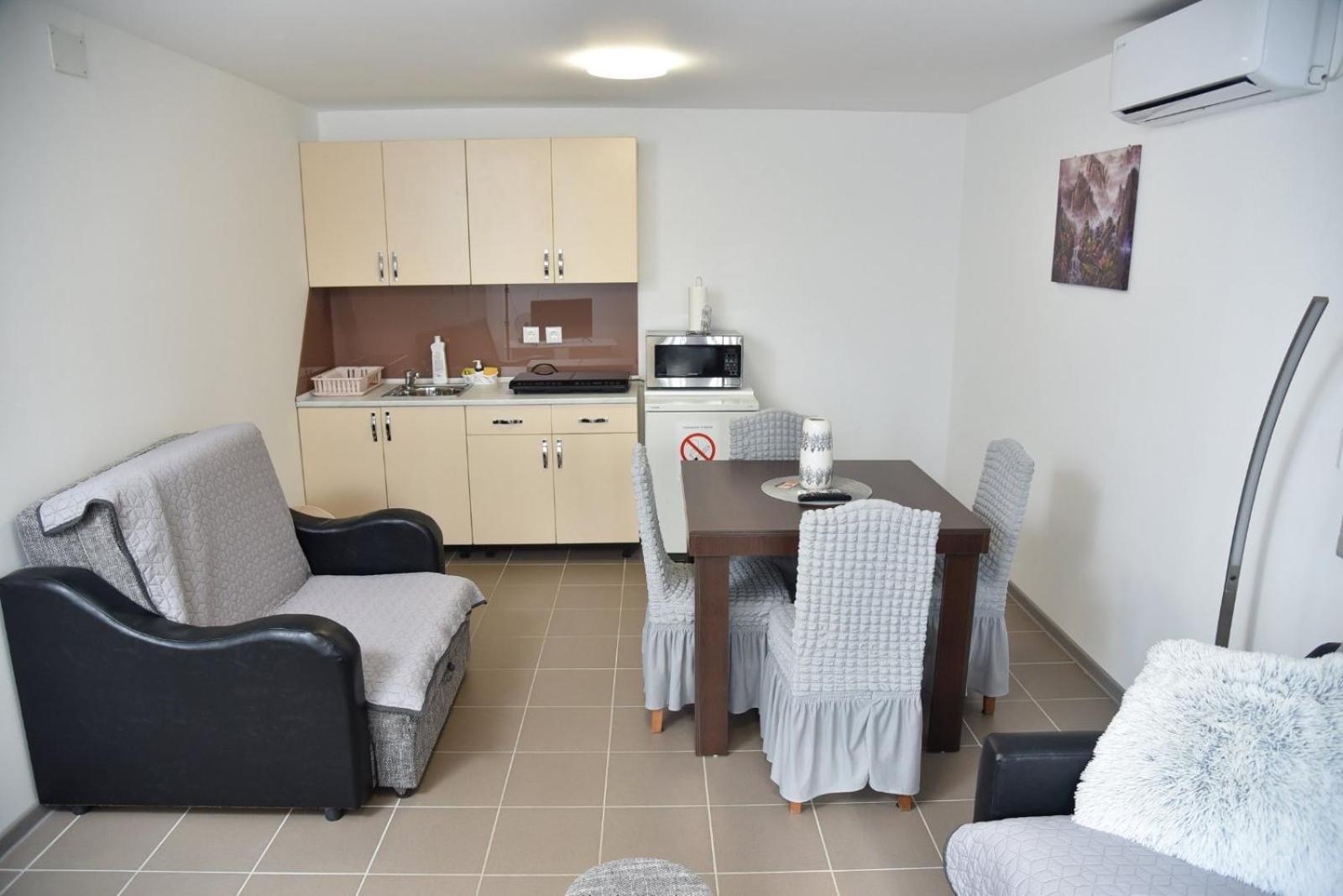 Boja Zalaska - Kameni Apartman Jagodina Buitenkant foto